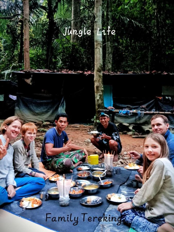Jungle Life Guest House - Trekking & Transport Only Book With Us Bukit Lawang Buitenkant foto