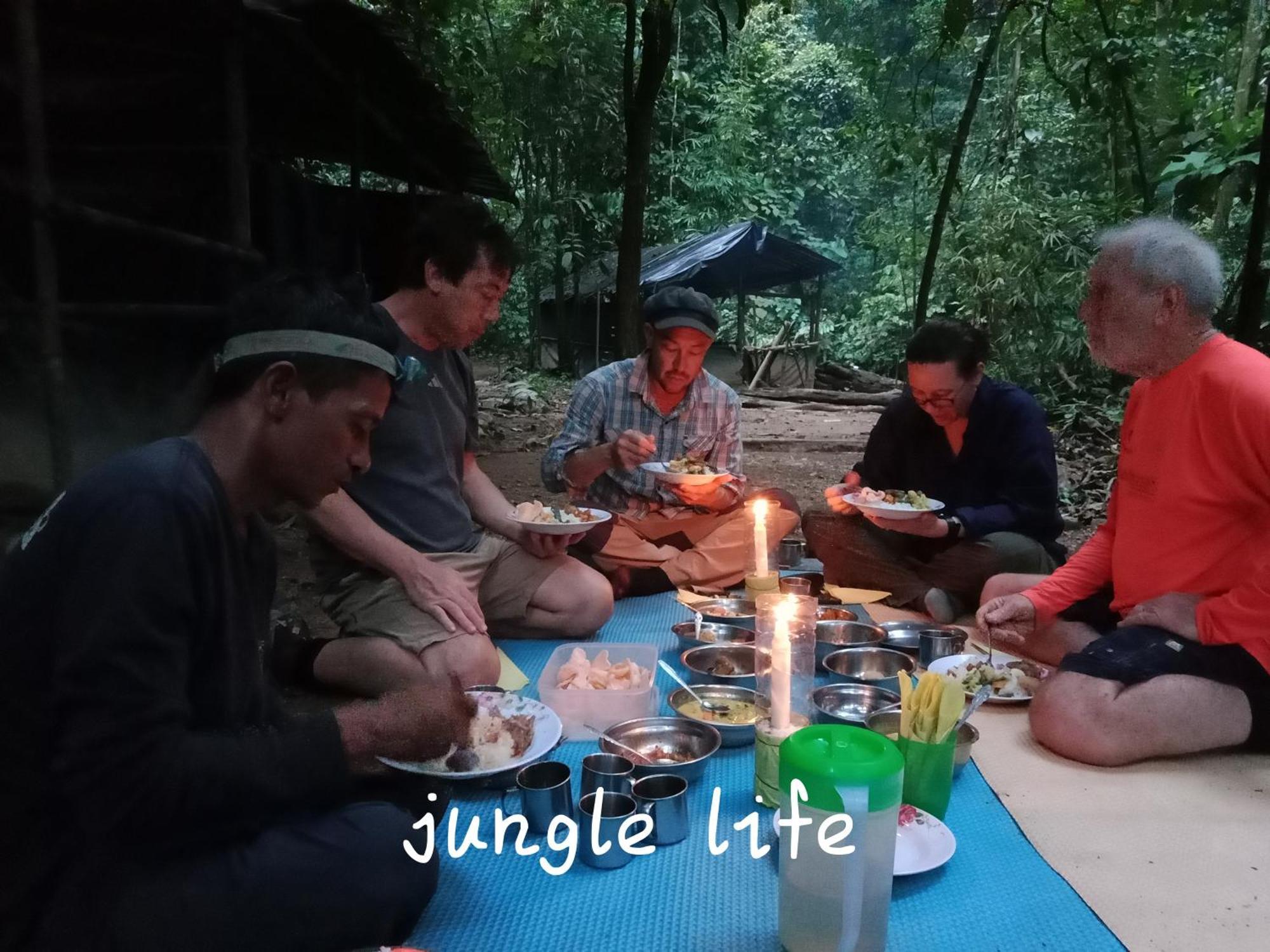 Jungle Life Guest House - Trekking & Transport Only Book With Us Bukit Lawang Buitenkant foto